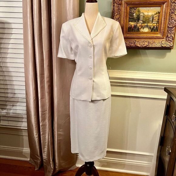 NWT Women's Le Suit 2 Piece Short Sleeve Jacket & Pencil Skirt in White Size 10 - Picture 1 of 4
